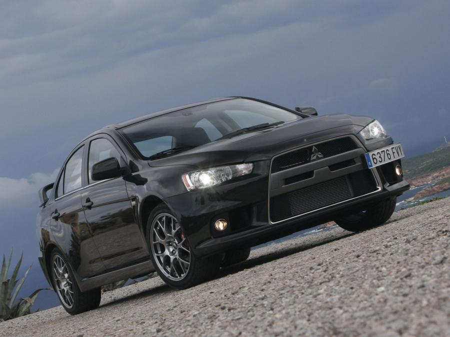  Mitsubishi Lancer Evolution X 2008 года  (EU) (фото 10 из 21)